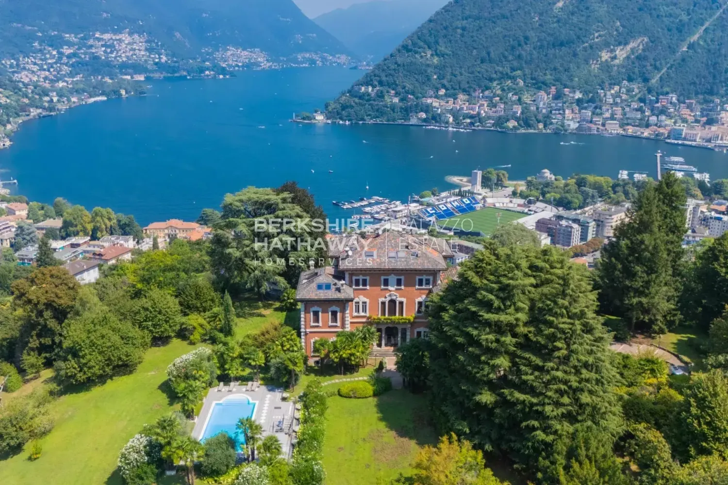 2 bedrooms Villa in Como, Italy No. 319875