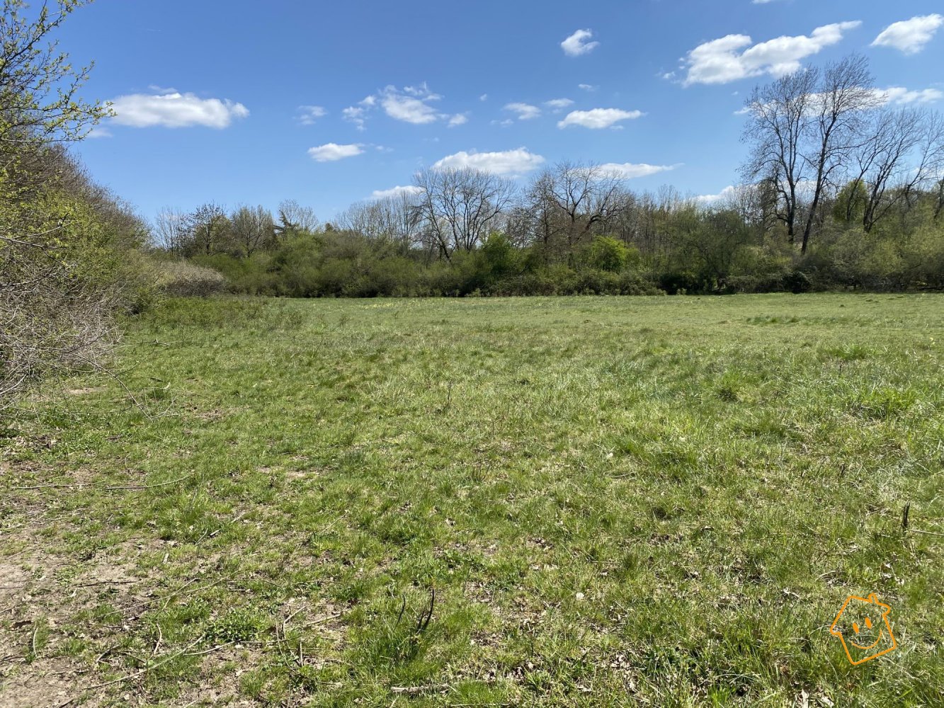 Terreno en Allogny, France No. 88786