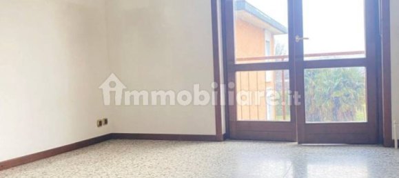 2 Schlafzimmer Wohnung in Merone, Italy, Nr. 220727 9