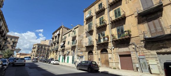 3 bedrooms Apartment in Palermo, Italy No. 264010 2