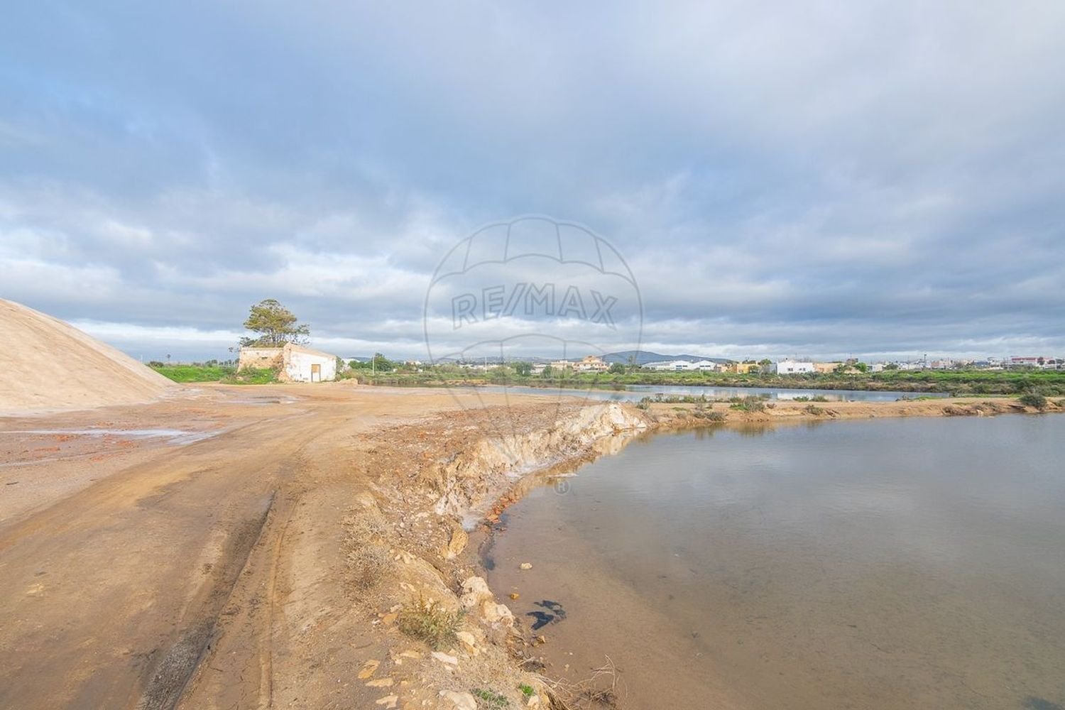 Castillos de 4 dormitorios en Pechao, Portugal No. 23274