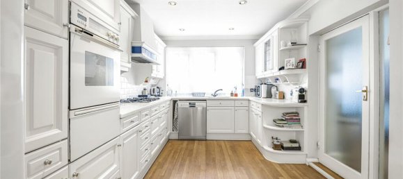 5 bedrooms House in Whetstone, United Kingdom No. 6677 14