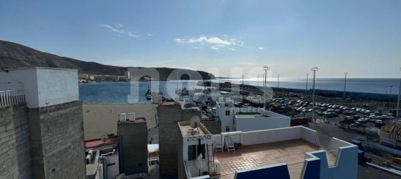 2 bedrooms Penthouse in Los Cristianos, Spain No. 16196 2