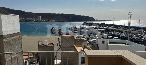 2 bedrooms Penthouse in Los Cristianos, Spain No. 16196 3