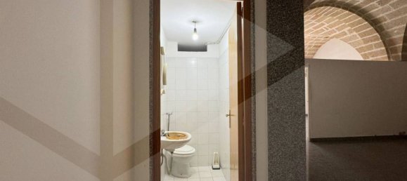 90m² Commercial property in Monopoli, Italy No. 31217 11