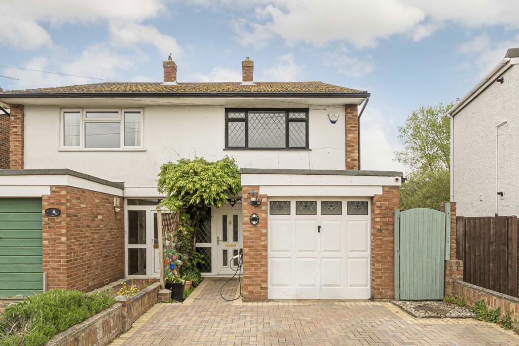 2 bedrooms House in Shepperton, United Kingdom No. 10196