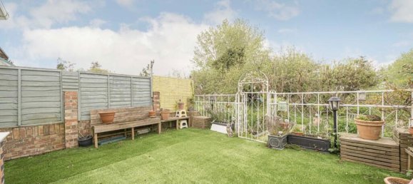 2 bedrooms House in Shepperton, United Kingdom No. 10196 5