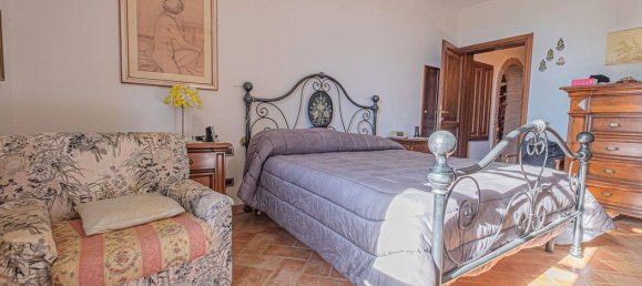 3 Schlafzimmer Haus in Gavorrano, Italy, Nr. 209010 34