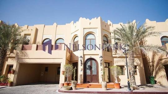 5 bedrooms Villa in Doha, Qatar No. 1087