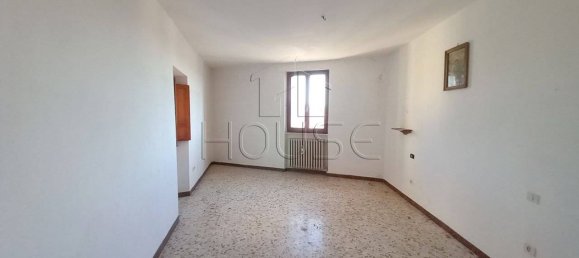 4 bedrooms Apartment in San Giustino, Italy No. 153232 5