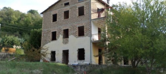 360m² Commercial property in Perugia, Italy No. 265606 3