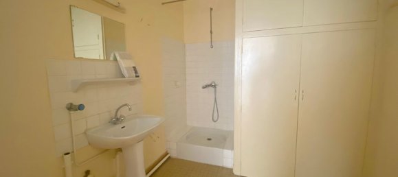 1 Schlafzimmer Wohnung in Saint-Amand-Montrond, France, Nr. 91056 4