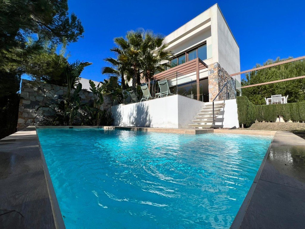 4 bedrooms Villa in Campoamor, Spain No. 290338