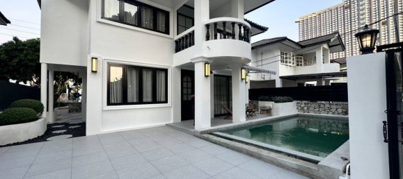 5 bedrooms House in Pattaya, Thailand No. 27176 2