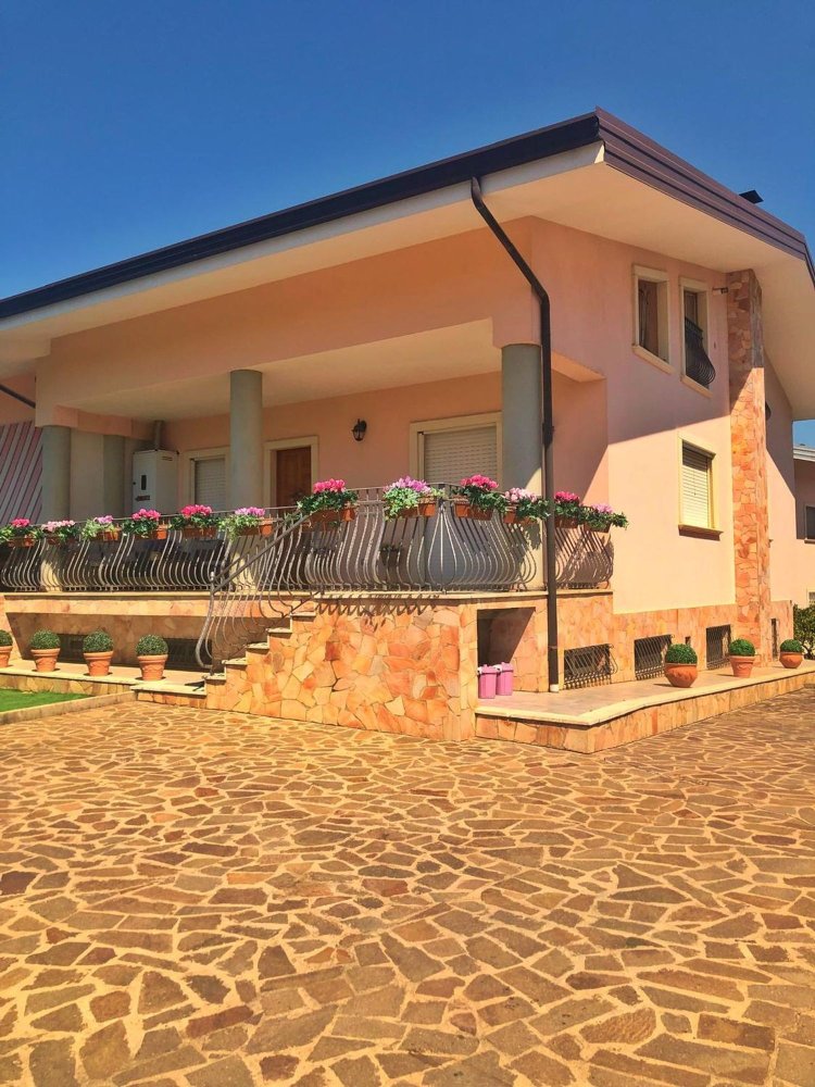 6-Zimmer Villa in Rende, Italy, Nr. 253921