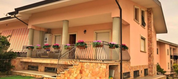 6-Zimmer Villa in Rende, Italy, Nr. 253921 2