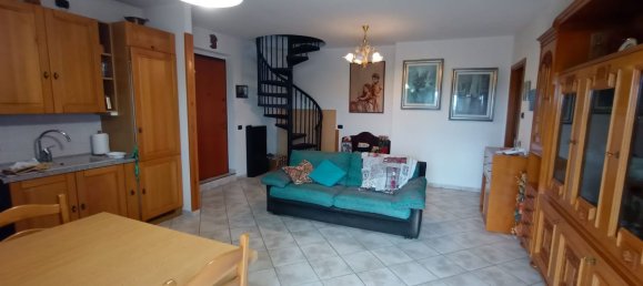 2-Zimmer Doppelhaus in Alzate Brianza, Italy, Nr. 157191 2