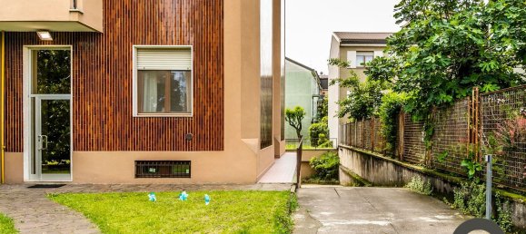 2 bedrooms Apartment in Milan, Italy No. 360539 10