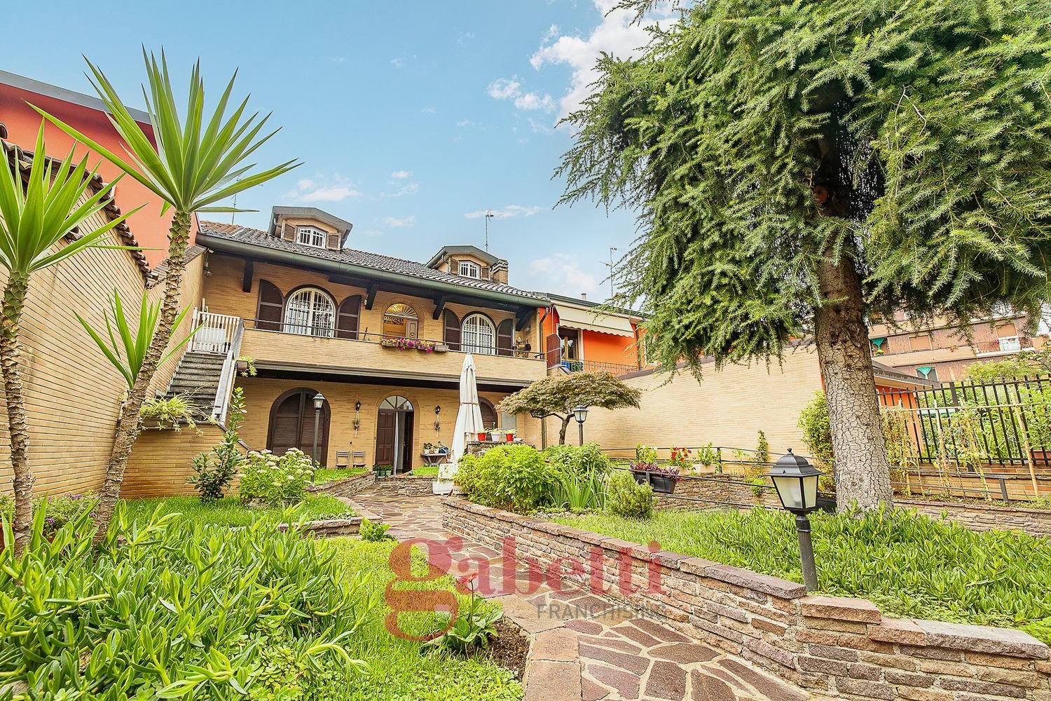 5 bedrooms Duplex in Pioltello, Italy No. 362731