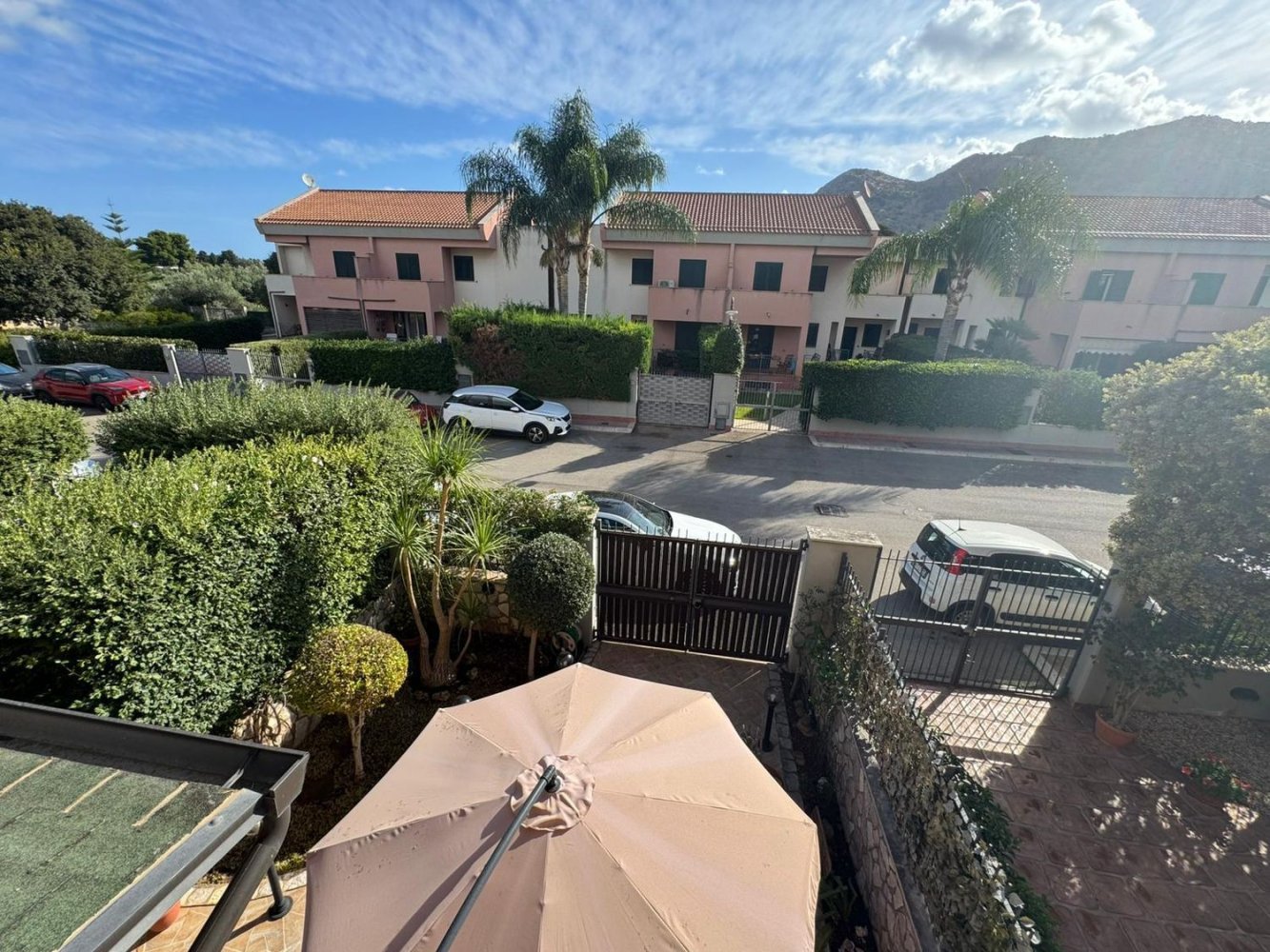 9 bedrooms House in Palermo, Italy No. 331876