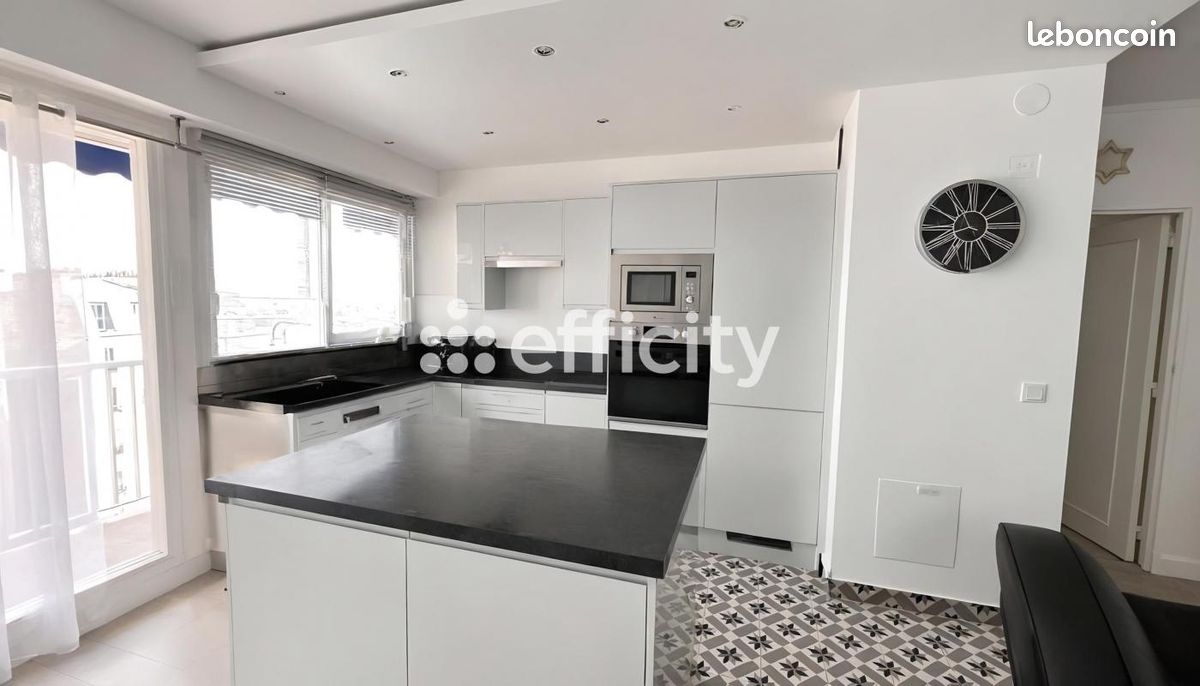 2 bedrooms Apartment in Paris, France No. 332728