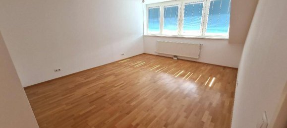 3 rooms Apartment in Favoriten, Austria No. 157857 2