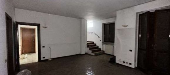 4 rooms Apartment in Cesano Maderno, Italy No. 8538 2