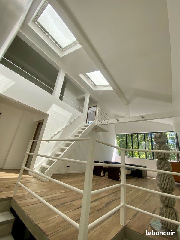 3 غرف نوم منزل ذو طابقين في Neuilly-Plaisance, France رقم 327253