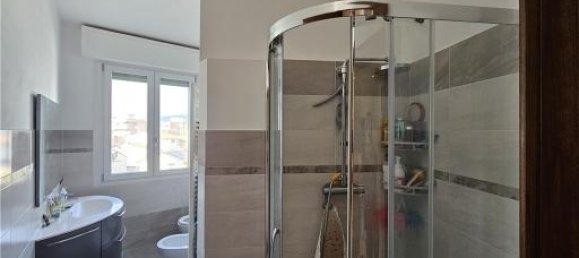 Apartamento de 4 divisões em Empoli, Italy N.º 22379 22