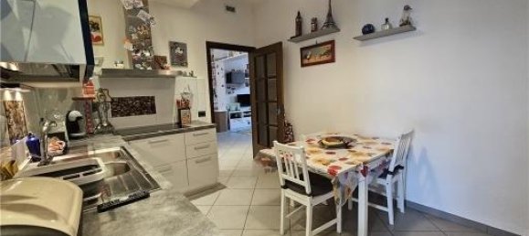 Apartamento de 4 divisões em Empoli, Italy N.º 22379 11