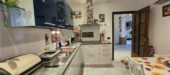 Apartamento de 4 divisões em Empoli, Italy N.º 22379 6