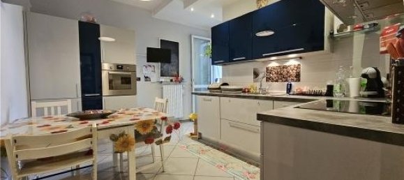Apartamento de 4 divisões em Empoli, Italy N.º 22379 7