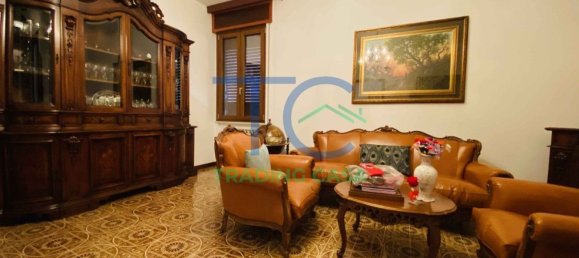 570m² Building in Piacenza, Italy No. 342088 3