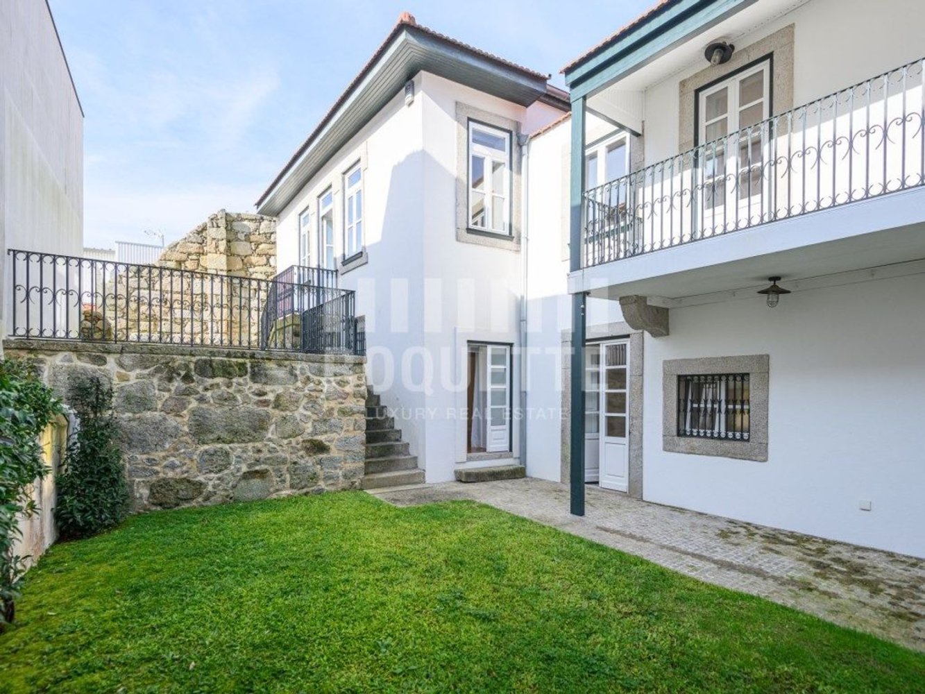 5 bedrooms House in Porto, Portugal No. 120134