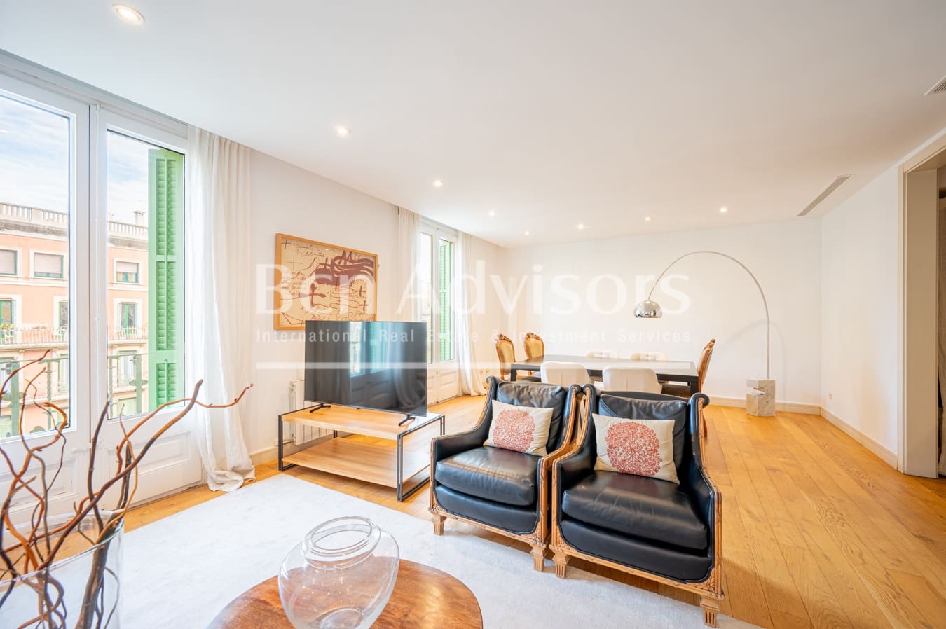 4 bedrooms Apartment in Eixample, Spain No. 164765