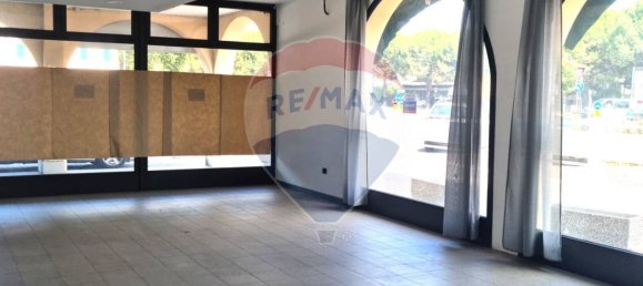 Propiedad comercial de 1 habitación en Saccolongo, Italy No. 265385 3