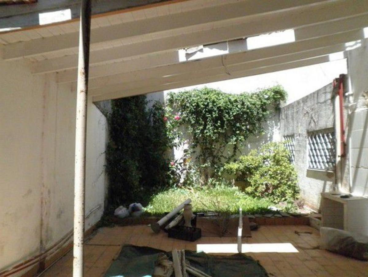 200m² Land in Vicente Lopez, Argentina No. 49847