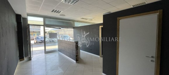 Imóvel comercial em San Martino Buon Albergo, Italy 90 m² N.º 179115 2
