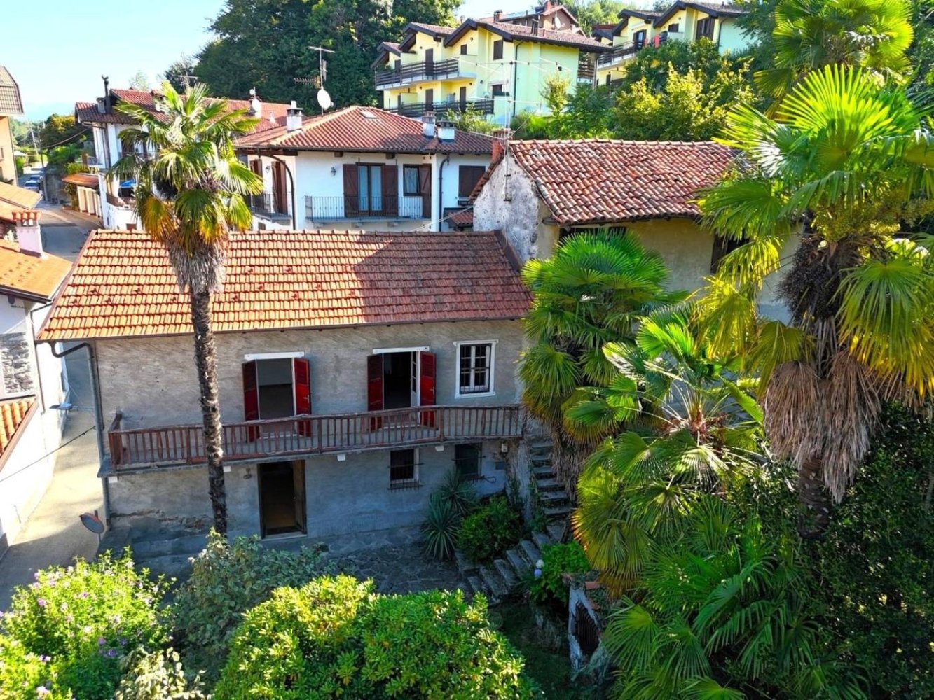 3 bedrooms Villa in Brovello-Carpugnino, Italy No. 390545