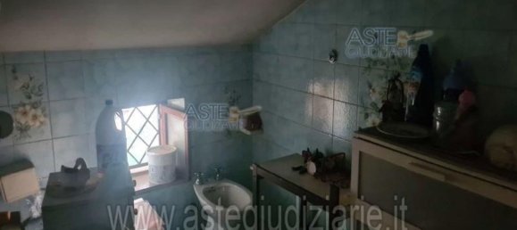 7 rooms Apartment in Frascati, Italy No. 12570 4