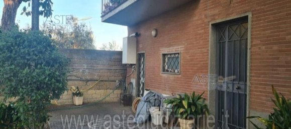 7 rooms Apartment in Frascati, Italy No. 12570 11