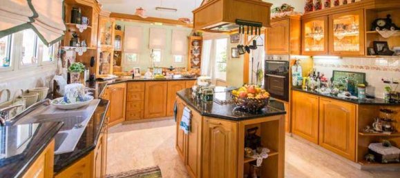 Вилла с 6 спальнями в Лимассол, Кипр № 19108 12