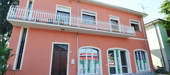 Вилла с 6 комнатами в Новеллара, Италия № 140643 46