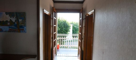 Вилла с 6 комнатами в Новеллара, Италия № 140643 32