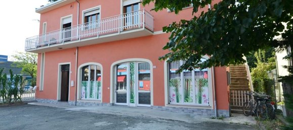 Вилла с 6 комнатами в Новеллара, Италия № 140643 44