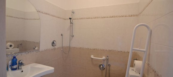 Вилла с 6 комнатами в Новеллара, Италия № 140643 15