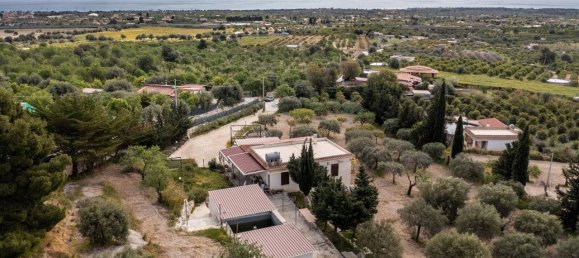 2 bedrooms Villa in Avola, Italy No. 301848 5