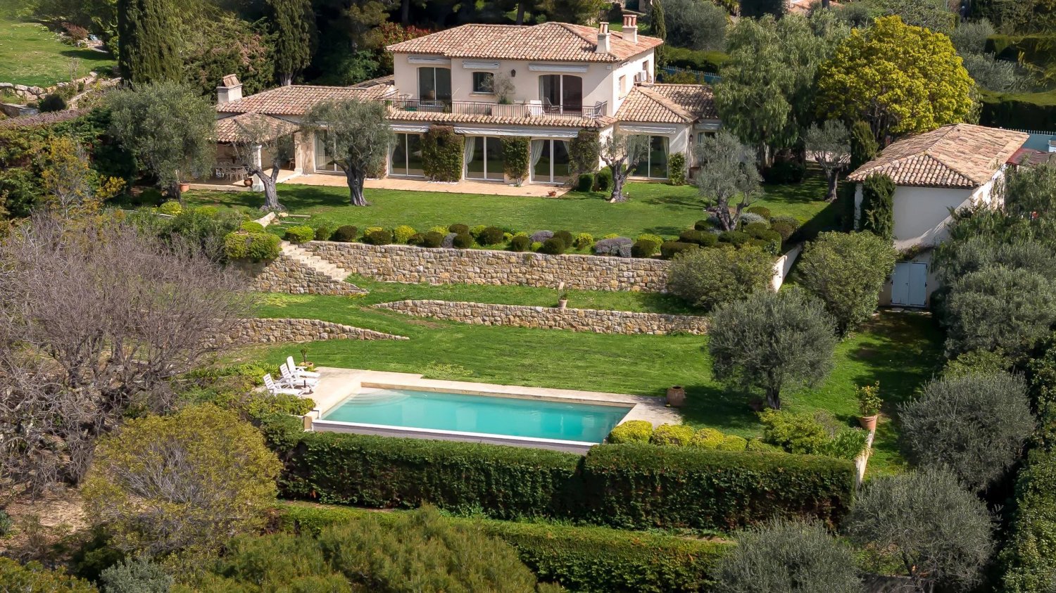 8 bedrooms Commercial property in Le Cannet, France No. 734