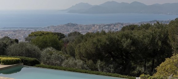 8 bedrooms Commercial property in Le Cannet, France No. 734 2