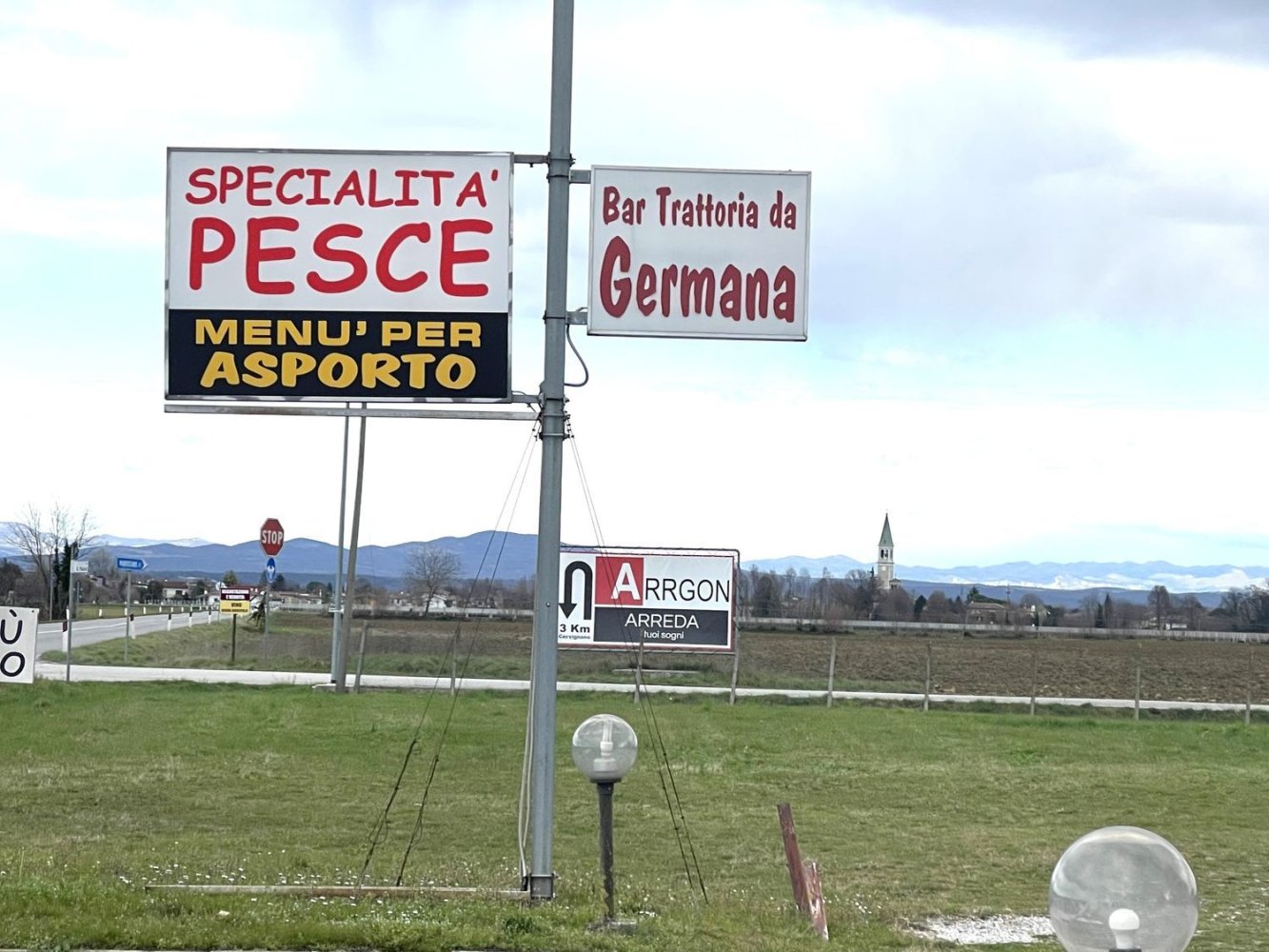 Imóvel comercial em Udine, Italy 300 m² N.º 138260